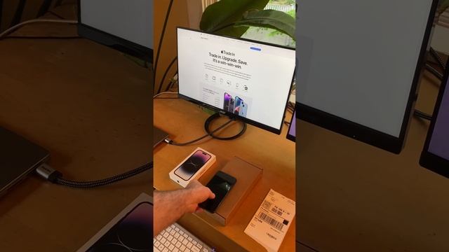 iPhone trade-in program explained - using the box to get a discount on a new iPhone смотреть онлайн