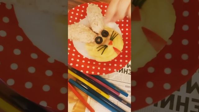 Хорошо когда с ребенком, можно и себе заказать детское меню)))Варенечная √1