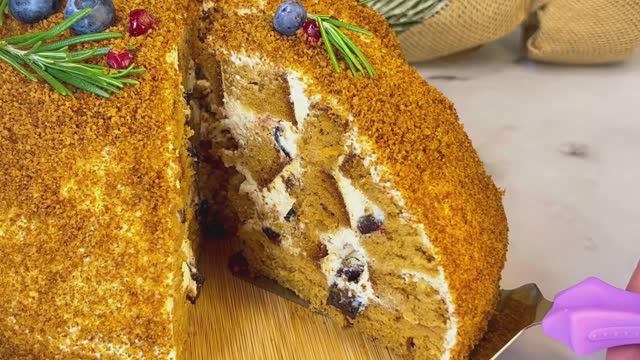 Медовый Торт ПАНЧО Ленивый МЕДОВИК с Черносливом // Red Family ❤️ смотреть онлайн