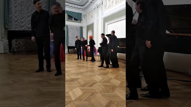 Переодевания и потехи мужские