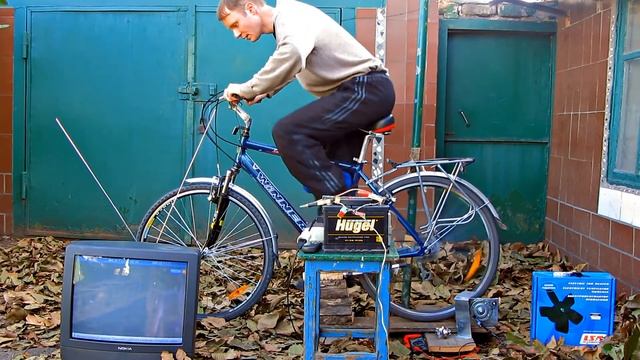 A 220 volt homemade generator DIY Bike Generator смотреть онлайн