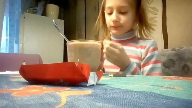 Пробую киндер смотреть онлайн