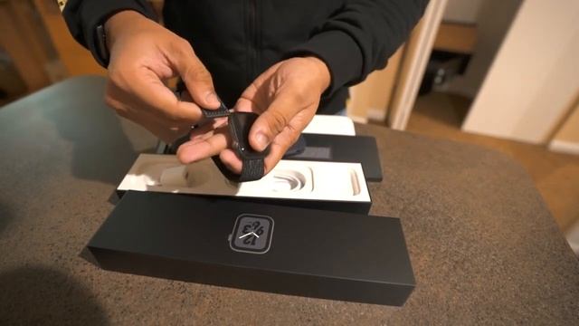 APPLE WATCH SERIES 4 NIKE PLUS UNBOXING! смотреть онлайн