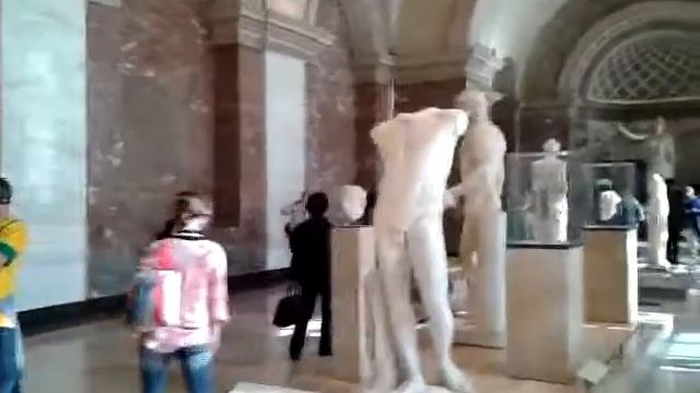 Знакомство с Лувром смотреть онлайн