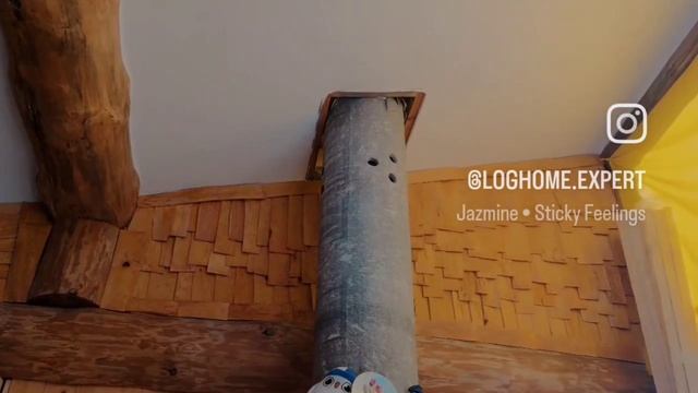 Дранка в интерьере🤗Как вам?♥️Облицовка каркасной стены в доме по технологии #post_and_beam☀️🍯🪵 смотреть онлайн