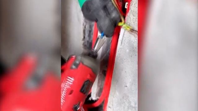 Wire stripper and twister смотреть онлайн