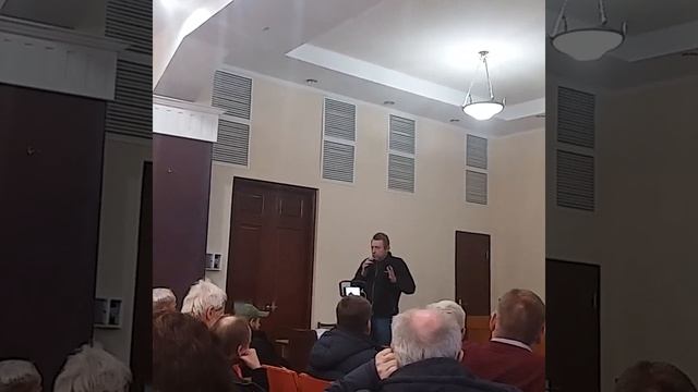 Костянтин делится своим опытом по вопросам ЖКХ. смотреть онлайн