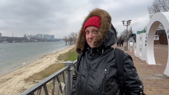 Новогодние прогулка в Ростове-на-Дону 2024 смотреть онлайн