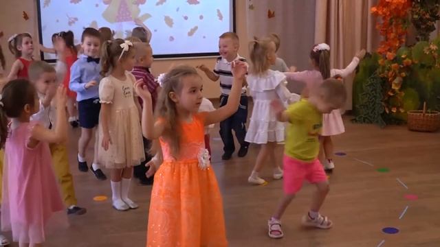 "В гостях у Лесовичка" (нарезка моментов с утренника в средней группе) смотреть онлайн