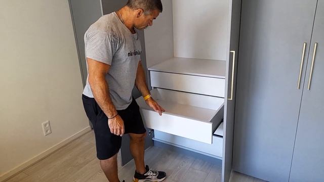 Part 2 Fitting of customized wardrobe.The result.