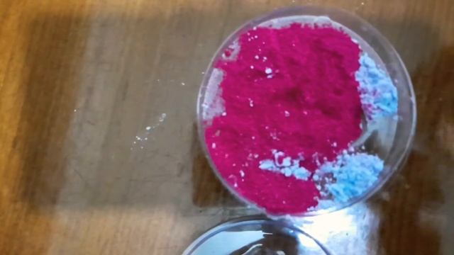 Сделали бомбачку для ванной и бросили её вводу.Bath bomb. смотреть онлайн