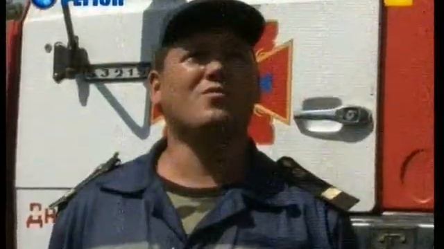 Рятувальники спільно з місцевою громадою відновлюють пошкоджені негодою споруди смотреть онлайн