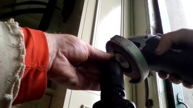 Simple trick to shape end of lathe cut bolt смотреть онлайн
