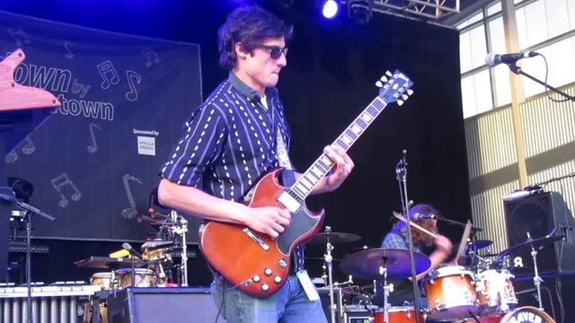 2018 04 21 Travers Brothership 'Sailing On' (Toots and the Maytals) Elmwood Park Roanoke, VA смотреть онлайн