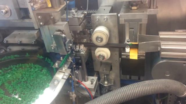 Работа клиповальной машины смотреть онлайн