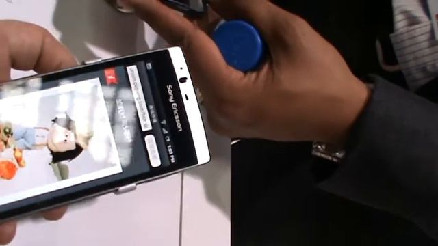 Probando Opera Mini En El Mobile World Congress 2012