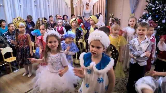 Дед Мороз суперстар! / слова Веры Капустиной, музыка Александра Комарова / смотреть онлайн