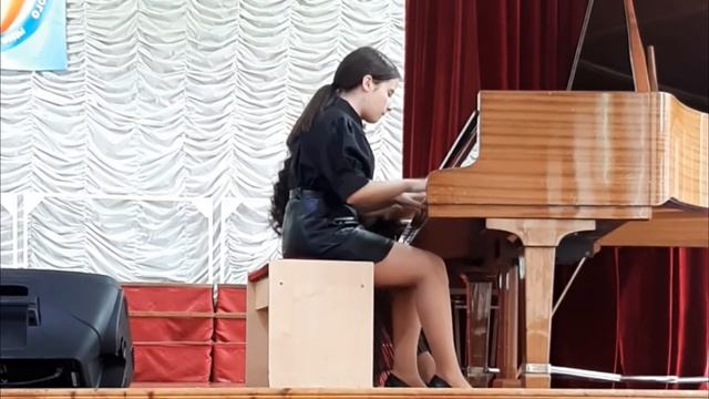 Акопова Ангелина (13 лет) и Петрова Софья (12 лет) смотреть онлайн
