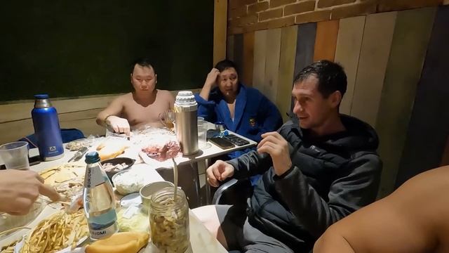 Баня с борцами в -52. Якутск смотреть онлайн