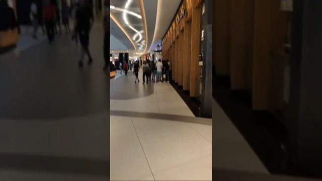 iphone 15 Pro Max Dubai Mall Live смотреть онлайн