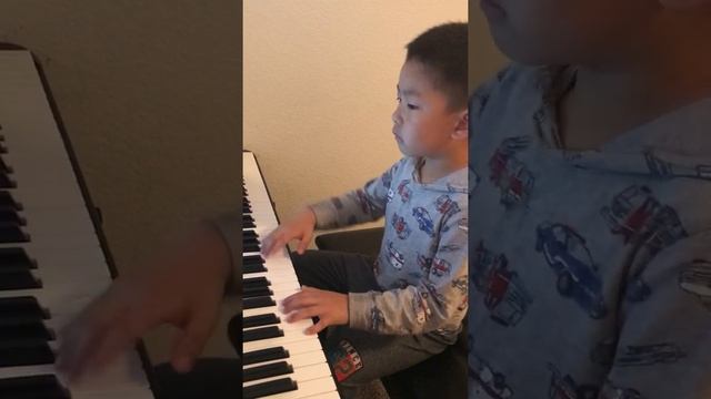 Barclay's Piano Learning Journey - The Shape of You смотреть онлайн
