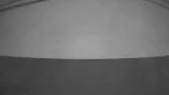 не успел зайти на этаж уже в нос бьёт жуткая смердящая вонь .как эти твари живут в такой вони? смотреть онлайн