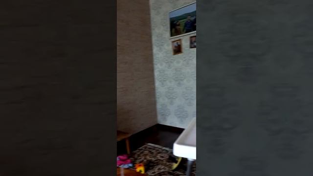 Ребенок 1.5 года кушает ложкой смотреть онлайн