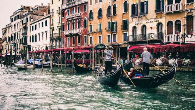 5 Cities You HAVE to Visit смотреть онлайн