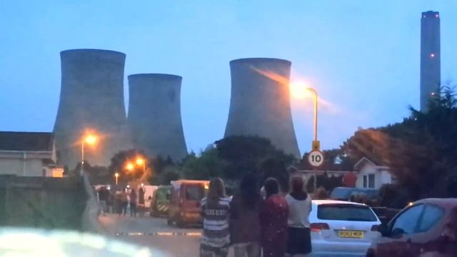 Didcot Power Station Demolition (снос электростанции)