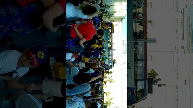 Бразильцы спели около большого театра в Москве смотреть онлайн