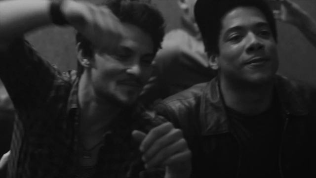 Selena Gomez The Heart Wants What It Wants Official Video смотреть онлайн