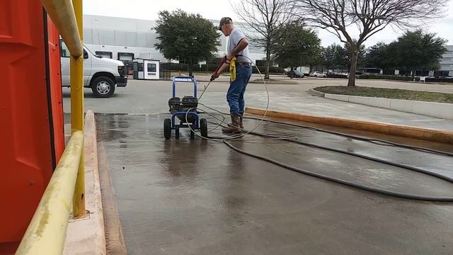 Pressure wash warehouse loading duck смотреть онлайн