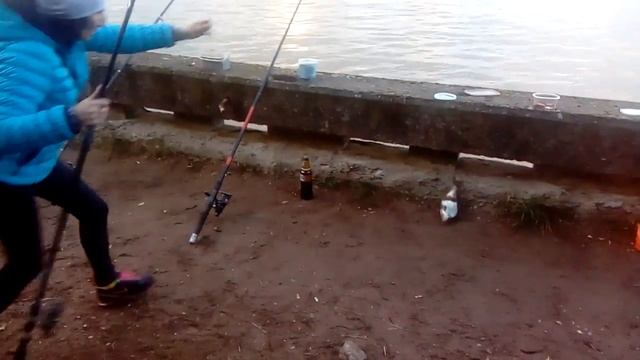 Мама на рыбалке смотреть онлайн