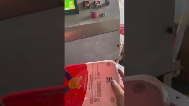 MAP type vacuum sealing machine for trays cups packing смотреть онлайн