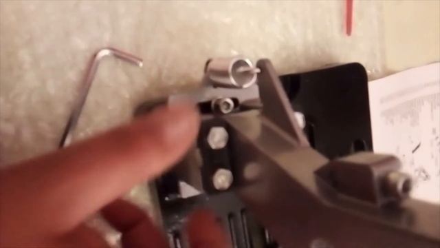 MONTAGGIO SUPPORTO PER SMERIGLIATRICE PICCOLA