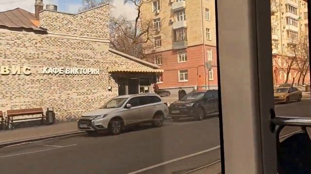 на трамвае//с ветерком//по Москве//по столице