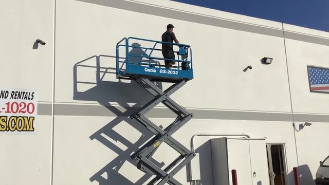 STOCK # 16916 GENIE GS-2032 ELECTRIC SCISSOR LIFT