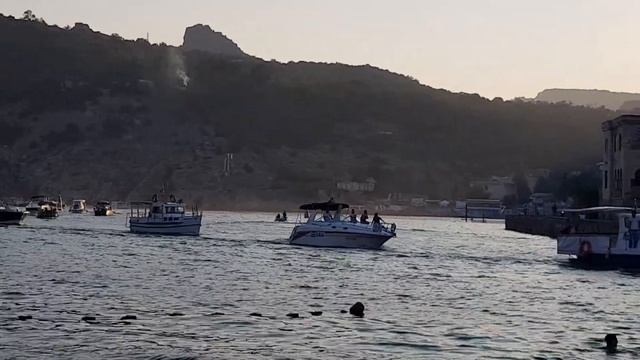 Крым. Парад Яхт, в "Балаклавской бухте". смотреть онлайн