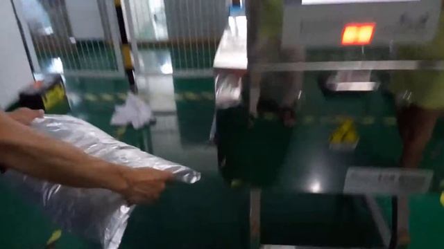 Демонстрация работы рентген для проверки наличия примесей в упаковываемых продуктах