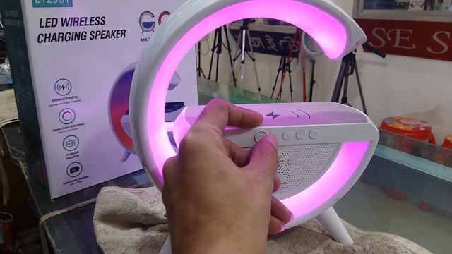 LED WIRELESS CHARGING SPEAKER  Wireless Charging Seven Color Selections FM Radio Fadio FM Extra Lon