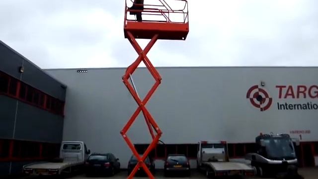 HAULOTTE COMPACT8 SCISSOR LIFT 2011 смотреть онлайн