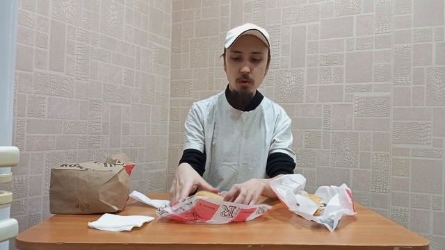 обзор на чизбургер с @rostix плюс еда номер два