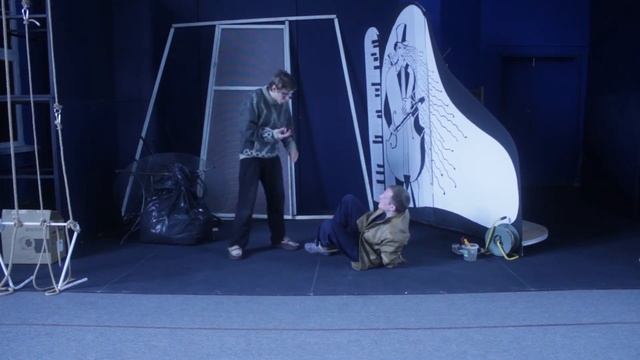 Н. Коляда "Зануда"- отрывок (Монтёр - Сотчев Н.) смотреть онлайн