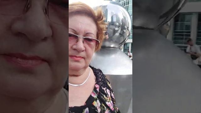 Российские пенсионерки гуляют по Москве!Москва сити,2часть..