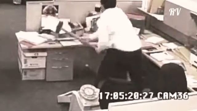 COMPUTER GETS DESTROYED BY AN ANGRY MAN!!!!!! смотреть онлайн