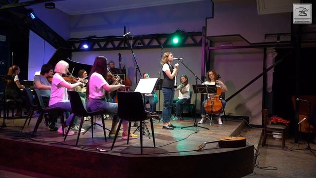 Дина Филатова и оркестр "В контексте Классики": "Выставки" смотреть онлайн