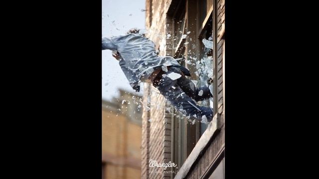 Big Sean - Jump Out The Window смотреть онлайн