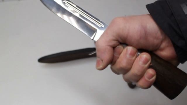 Нож "Советский разведчик" из стали 65х13 (27,5 см) - обзор от магазина подарков "Счастливый случай" смотреть онлайн