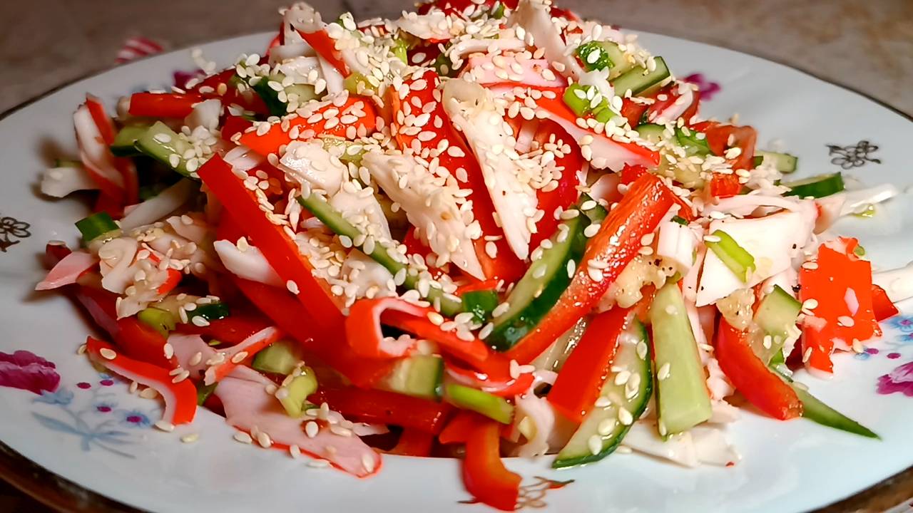 📌 Корейский салат из крабовых палочек. Необычный, яркий и вкусный салат смотреть онлайн