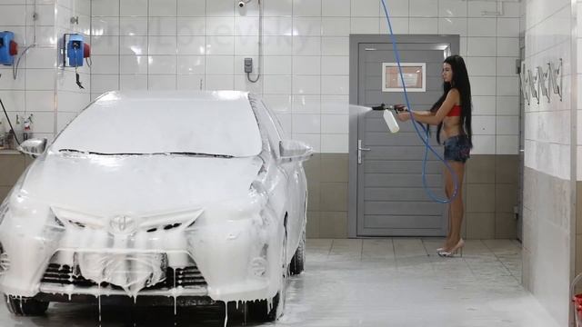 Девушки на автомойке смотреть онлайн